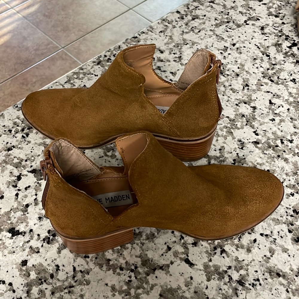Steve Madden Lancaster Slip on Brown weastern Leather upper heeled ankle boots